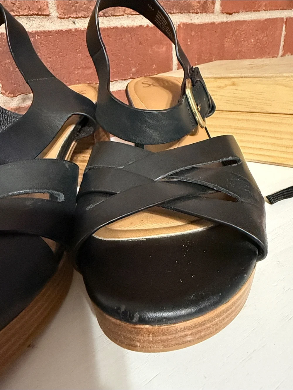 Sofft Black Leather Crossover Platform Sandals with Buckle